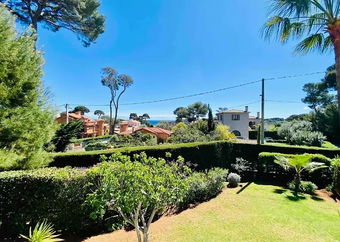 Вилла Cap D'antibes Антиб